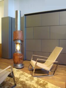 Compacte moderne elektrische haard met bruine accenten